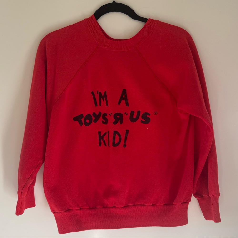Vintage 80’s Red I’m a Toys 'R' Us Sweatshirt - Fits like a Women’s XS